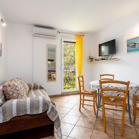 Apartments With A Parking Space Baska, Krk - 13907 Стая снимка