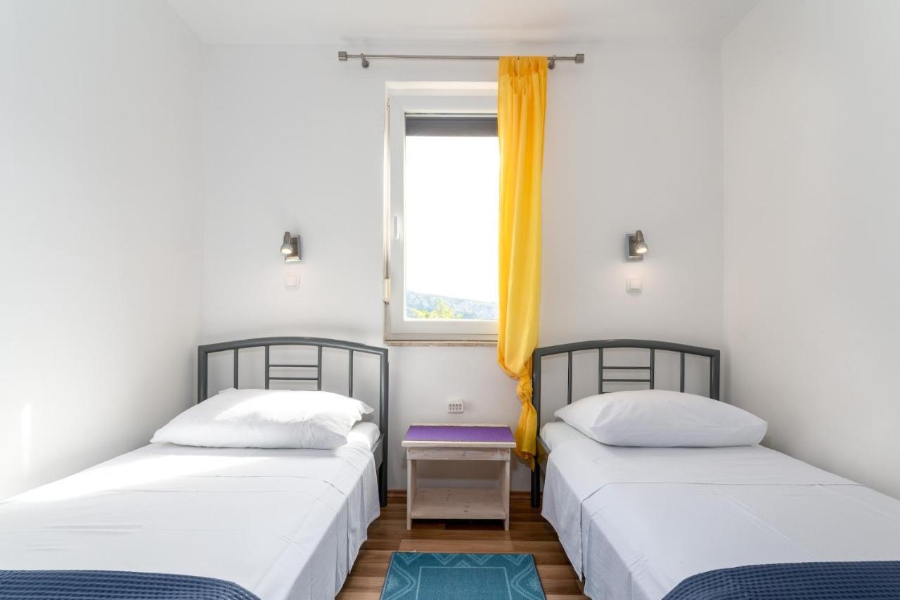 Apartments With A Parking Space Baska, Krk - 13907 Екстериор снимка