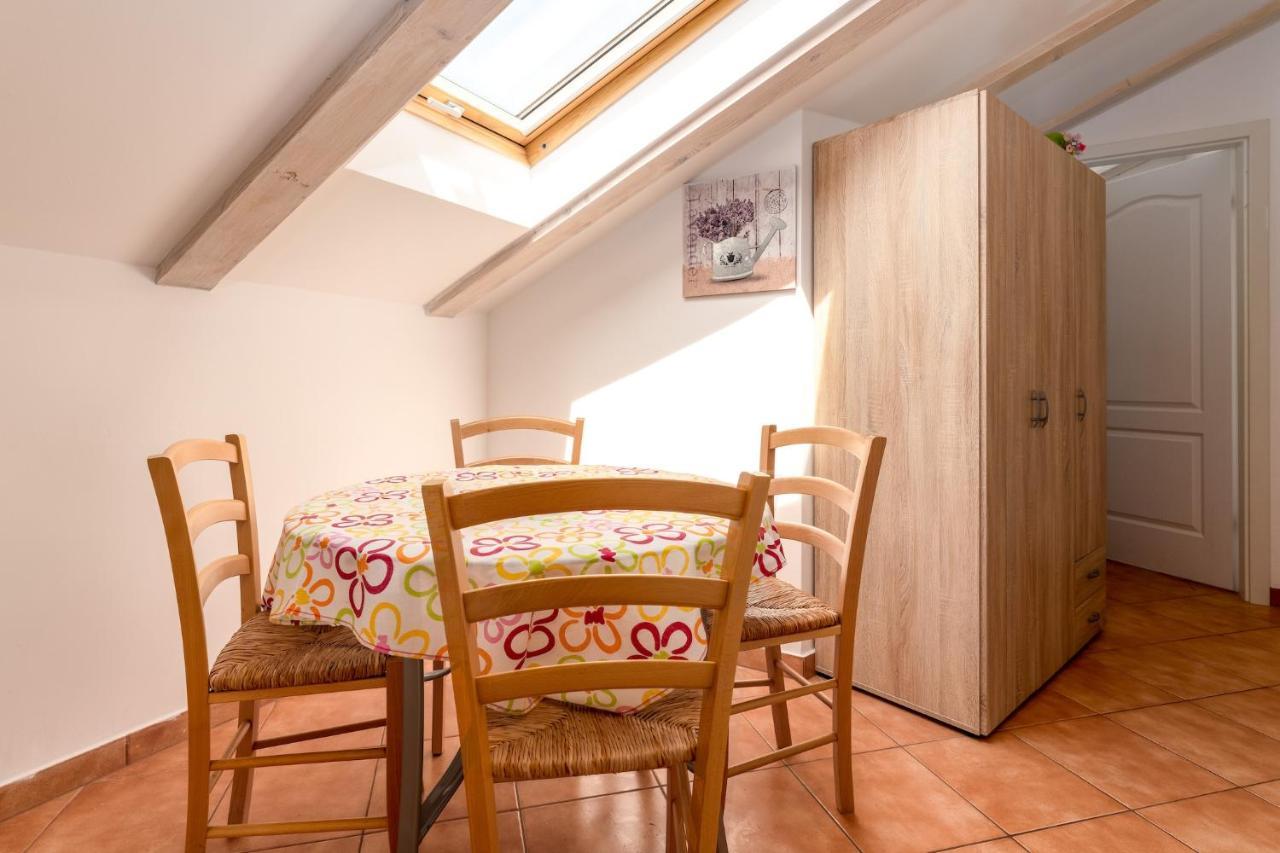 Apartments With A Parking Space Baska, Krk - 13907 Екстериор снимка