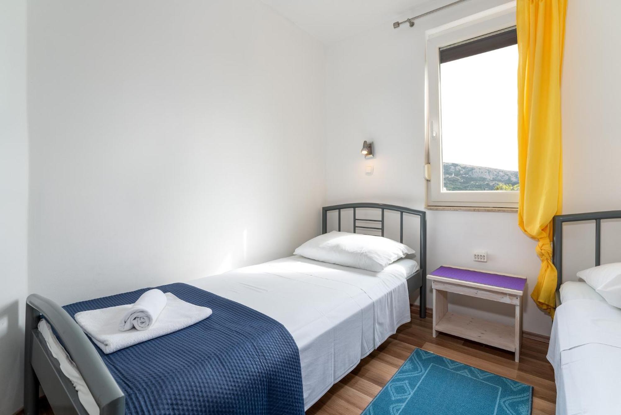 Apartments With A Parking Space Baska, Krk - 13907 Стая снимка
